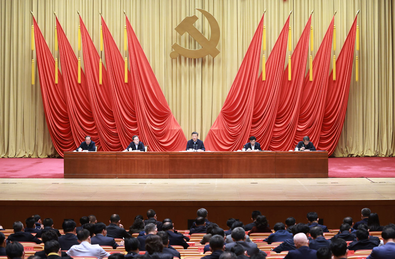 10月10日，2020年秋季學(xué)期中央黨校（國家行政學(xué)院）中青年干部培訓(xùn)班在中央黨校開班。中共中央總書記、國家主席、中央軍委主席習(xí)近平在開班式上發(fā)表重要講話。新華社記者 丁林 攝